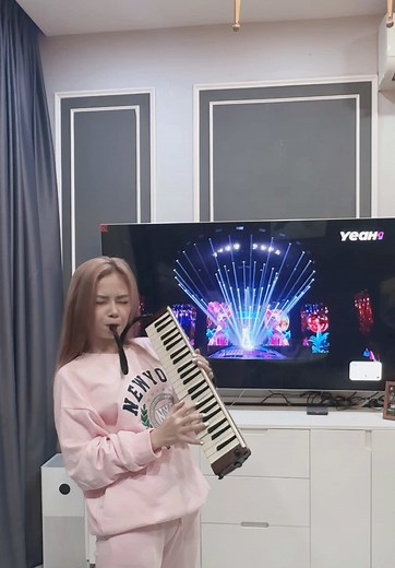 Cover phiên bản solo của Duong Hoang Yen giải trí