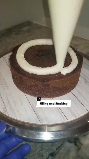 Filling And stacking!#cakesicles#fyp#fy#viral#desserts#food#foodie#tiktokbaker#cake#cakepop#smallbiz#storytime#bakery#lovely#fypoffical#dessertsbyali_