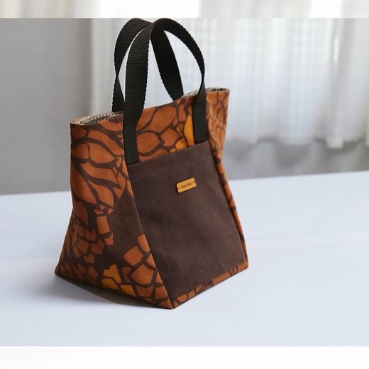 Ae PooiM | DIY Tote Bag - Sewing projects! Learn more: Watch full video version with measurement detail on my youtube channel “Ae PooiM” as link in... | Instagram