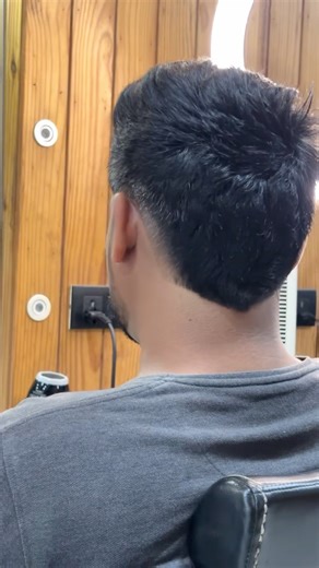 Trending Textured Hairstyle 2025 | #MensHaircut #FadeHaircut #LowFade #TexturedCrop #MensStyle