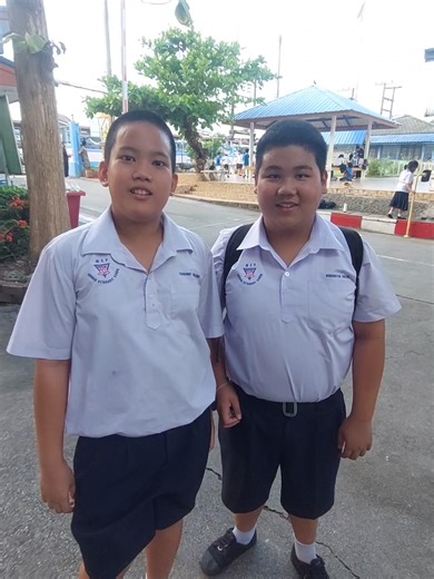 เพลงช้างจีน: การแสดงของสองหนุ่ม