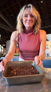No-Flour Black Bean Brownies (gut friendly low sugar)) Fudgy, rich, and secretly made with black beans 🤫 Ingredients • 1 can black beans (rinsed & drained) • 2 eggs • ¼ cup maple syrup or monk-fruit sweetener • ¼ cup cocoa powder • 2 tbsp melted coconut oil (or butter) • 1 tsp vanilla • ½ tsp baking powder • Pinch of salt • ⅓ cup dark chocolate chips (85% ) Blend everything except chocolate chips in a food processor until smooth. Stir in chocolate chips. Pour into greased 8x8 pan. Bake at 350°F