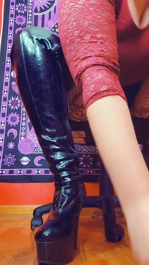 #bigtiddygothgf #highheels #thighhighboots #shiny #shinyboots