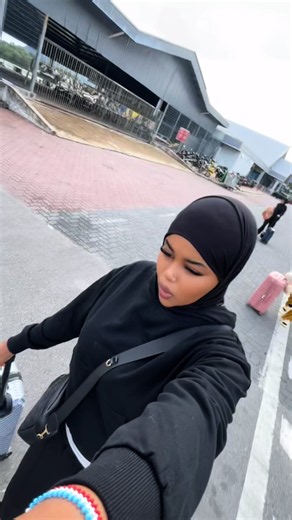 Somali girls in Langkawi: summer clips and beach vibes