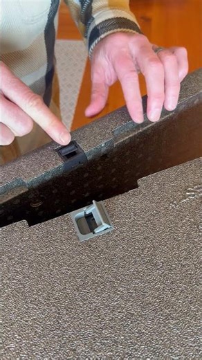 How to Replace the Retractable Pin on the Que Crib