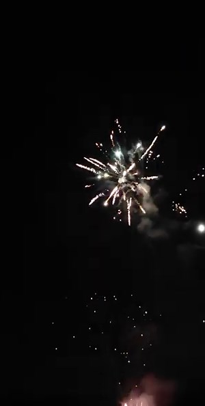 Heat Lightning 200g Firework - Showtime - Backyard-Pyro.com