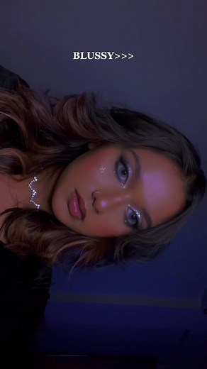 The Blussy Filter: A Cool Sunset Lamp Effect on TikTok