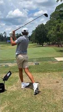 helping the next generation of golfers by providing Tour-level fittings.🐊 #fujikura #golf #college