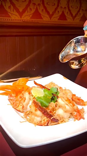 Crispy giant tiger prawns glazed in house-made tamarind sauce with dried chilies and crispy shallots. #goongmakham #crispygiantrigerprawns #thaifoodottawa #ottawaeats #khaothai | Khao Thai Restaurant