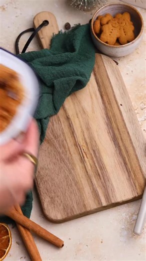 BELIEVE FITNESS APP on Instagram: "GINGERBREAD BAKED OATS! These look SO good! Now live on the Believe App for only 417 calories and 25g of protein Ingredients:- 40g rolled oats 20g vanilla protein powder 19g Mcvities mini gingerbread men 1/4 tsp bicarbonate of soda 200ml milk 50g fat free Greek yoghurt 10g dark chocolate chips Method:- 1. Preheat oven to 200°C/400°F (fan 180°C/350°F) Gas mark 6 and lightly grease a small oven-safe ramekin. 2. In a bowl, mix together the oats, protein powder, bi