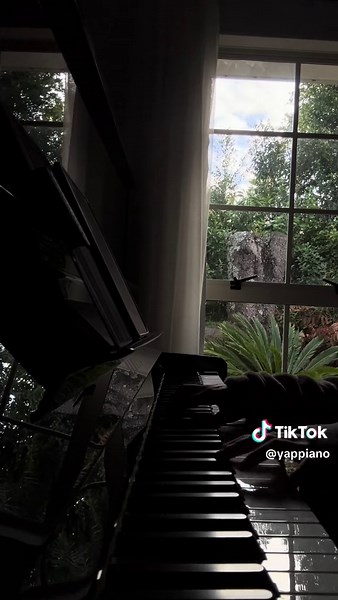 Girl Talking to the Moon - Bruno Mars Piano Cover