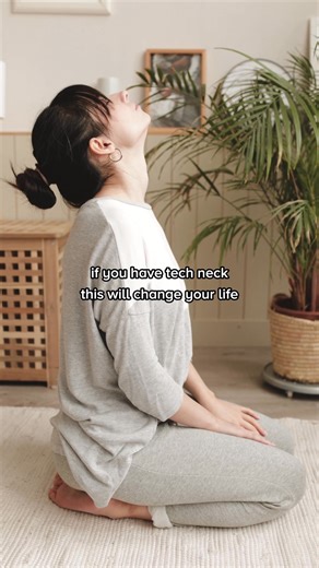 Your phone’s ruining your posture. Posture Pro helps you get it back. #TechNeck #neckpain #backpain #posture #posturecorrection #technecktreatment | Posture Pro
