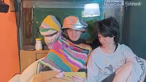 Shoutout BingoBongo 👯‍♀️Hmu if yall ever wanna hop on the remix or throw a verse down on something. Yall got BARS 🫡@Ashleymetica #fishtanklive