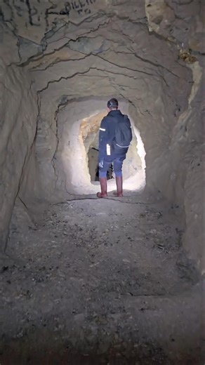 FOUND underground Bunker 😱