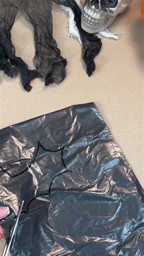 DIY spooky window decor ideas | Genius Club