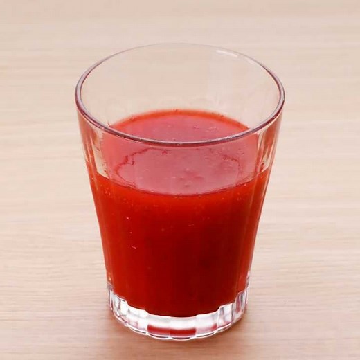 ミキサーに入れるだけ！ いちごのフレッシュジュースのレシピ動画・作り方 | デリッシュキッチン