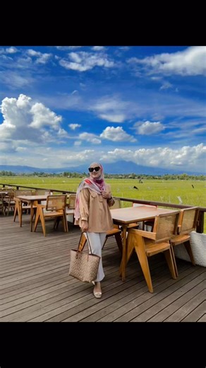 Happy Monday Supper comfort outfit 🥰 Top from @femmewear_id Pants from @Qomeshop #instagood #instafashion #fashionhijab