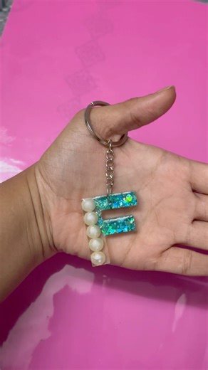 Glitter Keychain | Resin Keychain #diy #art #artist #ytshorts #viral #artandcraft