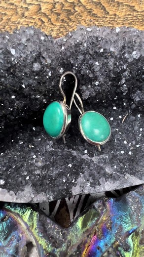 Tibetan turquoise holds significant cultural and spiritual importance for native Tibetans. Mined primarily in the Himalayas, this vibrant blue-green gemstone has been a cherished part of Tibetan culture for centuries. Its history intertwines with Tibetan Buddhism, where it is considered a sacred stone symbolizing purity, protection, and good fortune. Tibetans believe that turquoise has the power to ward off evil spirits and bring prosperity. It is often incorporated into traditional jewelry, amu