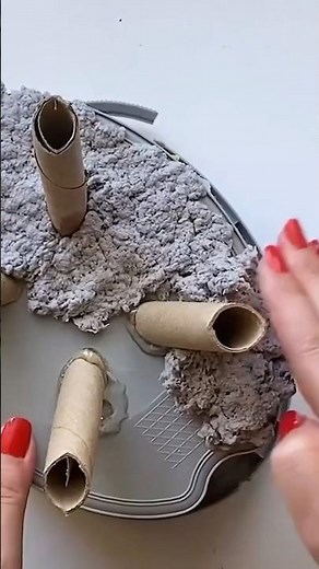 Papier mache flower pots | A simple DIY flower pot idea