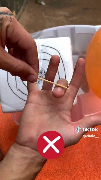 Toothpick Throwing Tutorial