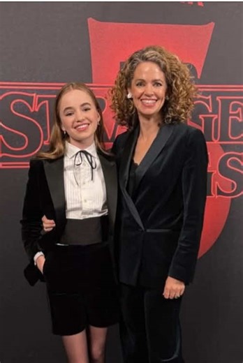 Why can Nell Fisher convincingly portray an ordinary small-town girl in Stranger Things despite her elite background?#fyp #strangerthings #nellfisher #us #usa