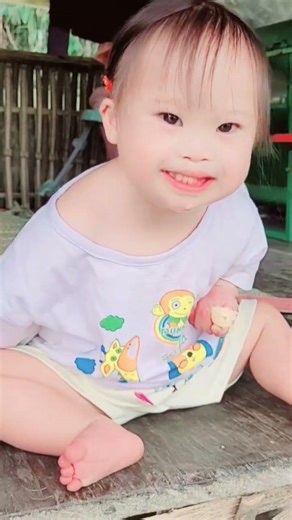 The difficult life of Kim Ngoc and her mother.