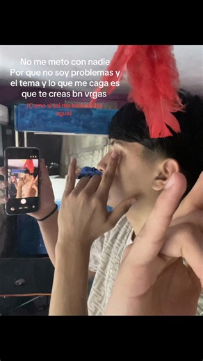 Me la pelas tu y tu camarada el que se cuadra