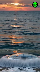 Incredible recording of a UFO coming out of the ocean! Check out the close up of the pilot at the end! Must see! #UFO #UFOS #UAP #uaps #alien #Aliens #OVNI Join group watch more: Mysterious Aliens & UFO Disclosure ✔ | UFO Secret