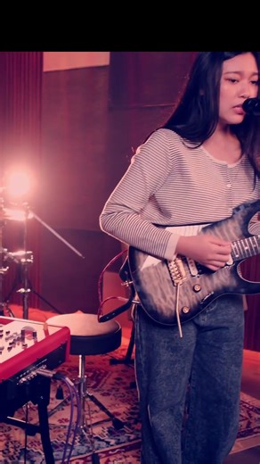 "Are You Sad to Hear This?" / Mai Charoenpura cover by Tomichap & PettyRock 🎸✨