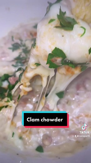 Delicious Homemade Clam Chowder Recipe for Lunch