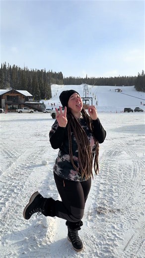 Celebrated my 30th bday on the slopes this year! Hubby and I had breakfast burritos at the top of the mountain and dinner at my favorite restaurant. Feeling thankful and blessed this morning as the spoiling continues ❤️ #ski #birthday #eldora #30birthday #burrito