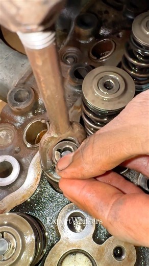 Valves spring lock installation Perfect tool #automobile #shorts #engine #youtubeshorts