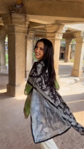 Taraji Ahmed on Instagram: "Mula mere mula🇮🇳🤍"