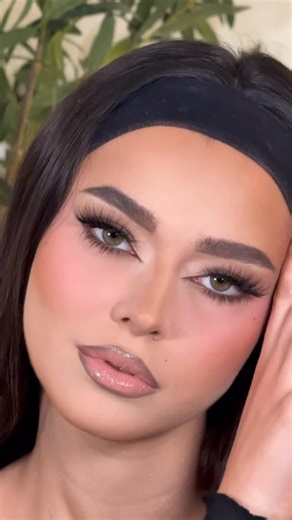 FEDA | Bridal & Evening MUA on Instagram: "Love a smokey eyeshadow🤎 Makeup artist @fedasmakeup #makeup #fyp #instagram #reel #beauty"