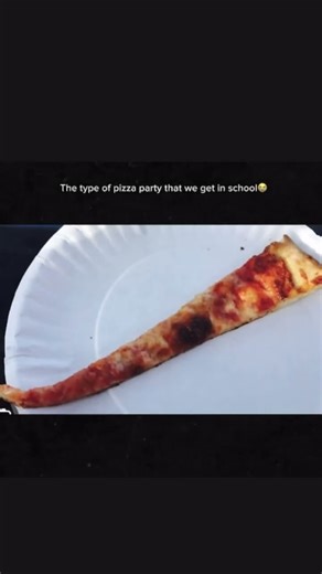 The pizza party in school😭