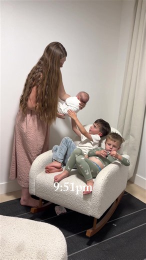 A glimpse into my night as a 29 y/o mom of 5 🩷 #nightroutine #momof4 #newborn #postpartum