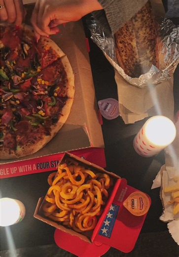 Four Star Pizza: Your Perfect Holiday Treat This Christmas