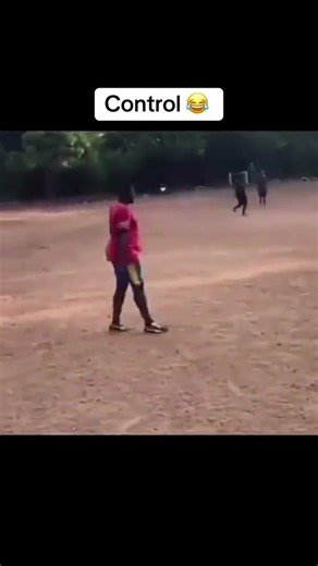 huhuh.. funny football moments #footballshorts #football #footballshorts
