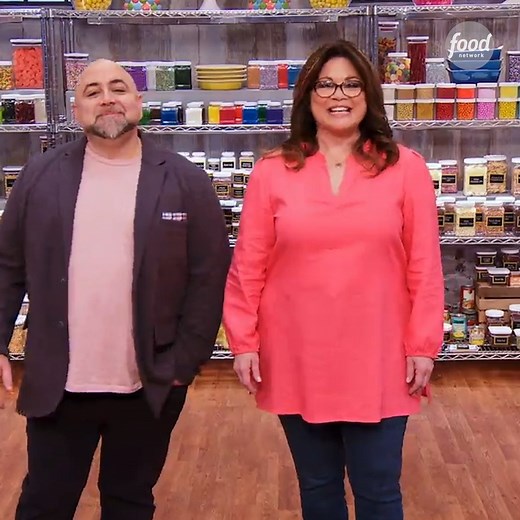 Twelve kid bakers with burgeoning businesses have big dreams of being a baking boss! #KidsBakingChampionship is all-new Monday Dec 26 at 8|7c. Stream past seasons now on discovery . #discoveryplus | Food Network