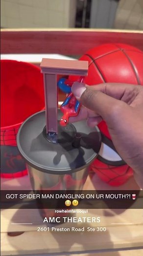 SPIDER-MAN UPSIDE DOWN KISS AHH CUP!!💋😳 #spiderman #movie #theatre