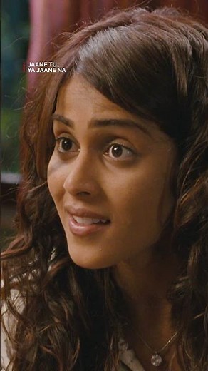 Imran Khan accidently HURTS Genelia in #JaaneTuYaJaaneNa 🥺