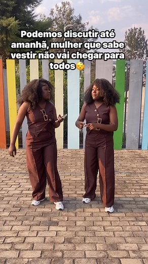 274K views · 15K reactions | Podemos discutir até amanhã, mulher que sabe vestir não vai chegar para todos Fatos feitos pela @Beatriz Calute 殺no valor de 15mil(fato por medida) para encomendas-+244 946956418 | Gêmeas Calutes.2 | Facebook