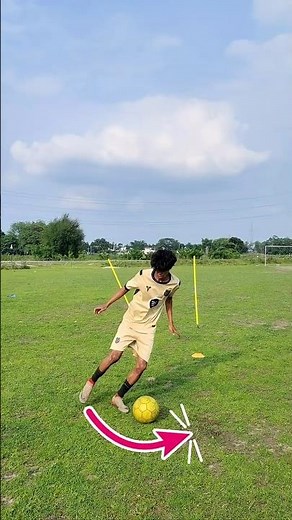 Football skills tutorial 🔥🥵 #shots #football #footballskills #soccer #tutorial #viral @abeshsports