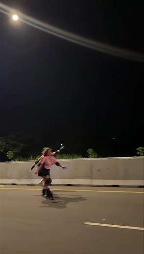 103K views · 1.8K reactions | La movilidad alternativa se practica esta noche en el Periférico Gerardo Barrios, en San Miguel, ya sea corriendo, en bicicleta, patines o scooter. ‍♂️‍♀️ | Ministerio de Obras Públicas | Facebook