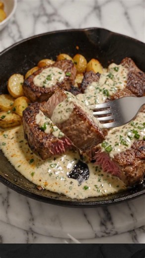 Juicy Steak with Creamy Garlic Sauce