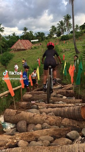 Log Section attempt Fail 😀🛣🚴🏻‍♂️❤️ #trackread #ladiescategory #obstacle #route #kabibobanjakalegria2023 #mtb #crosscountry #olympic #fyp #siklistangtiktoker #diamond