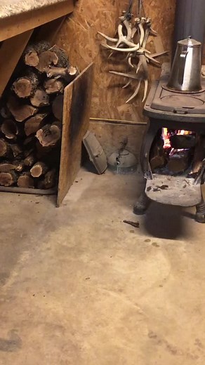 user2360862892397 (@williams_outdoors)’s videos with A Country Boy Can Survive - Hank Williams, Jr.