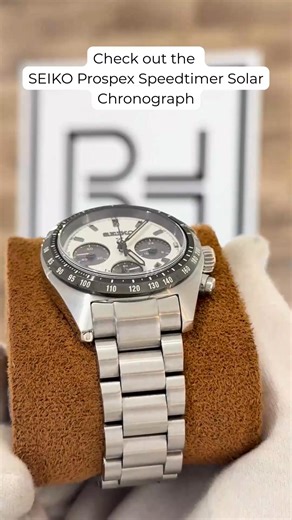 The Seiko Prospex Speedtimer SSC813 is a 39 mm solar‑powered chronograph inspired by Seiko’s original 1964 sports timers. It runs on the Caliber V192 solar quartz movement (with over‑charge protection), offering up to six months of power reserve once fully charged, and maintains accuracy within ±15 seconds per month. #bezelhouse #watches #watchesofinstagram #watchuseek #wotd #watchoftheday #watchaddict #calgary #calgarysmallbusiness #beautifulwatch #yycsmallbusiness #yyclocal #seikolover #seiko 