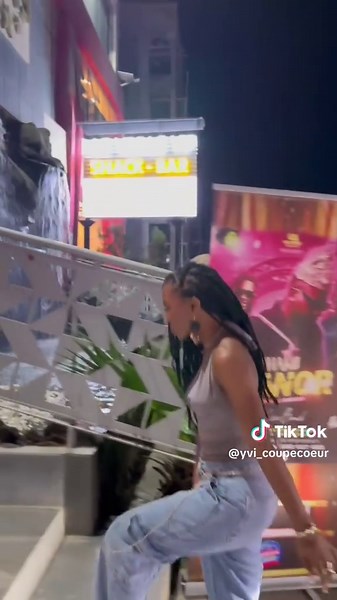 Découvrez NJEIFORBI CHICK'N BURGER à Douala